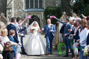 26 bride and groom confetti shot