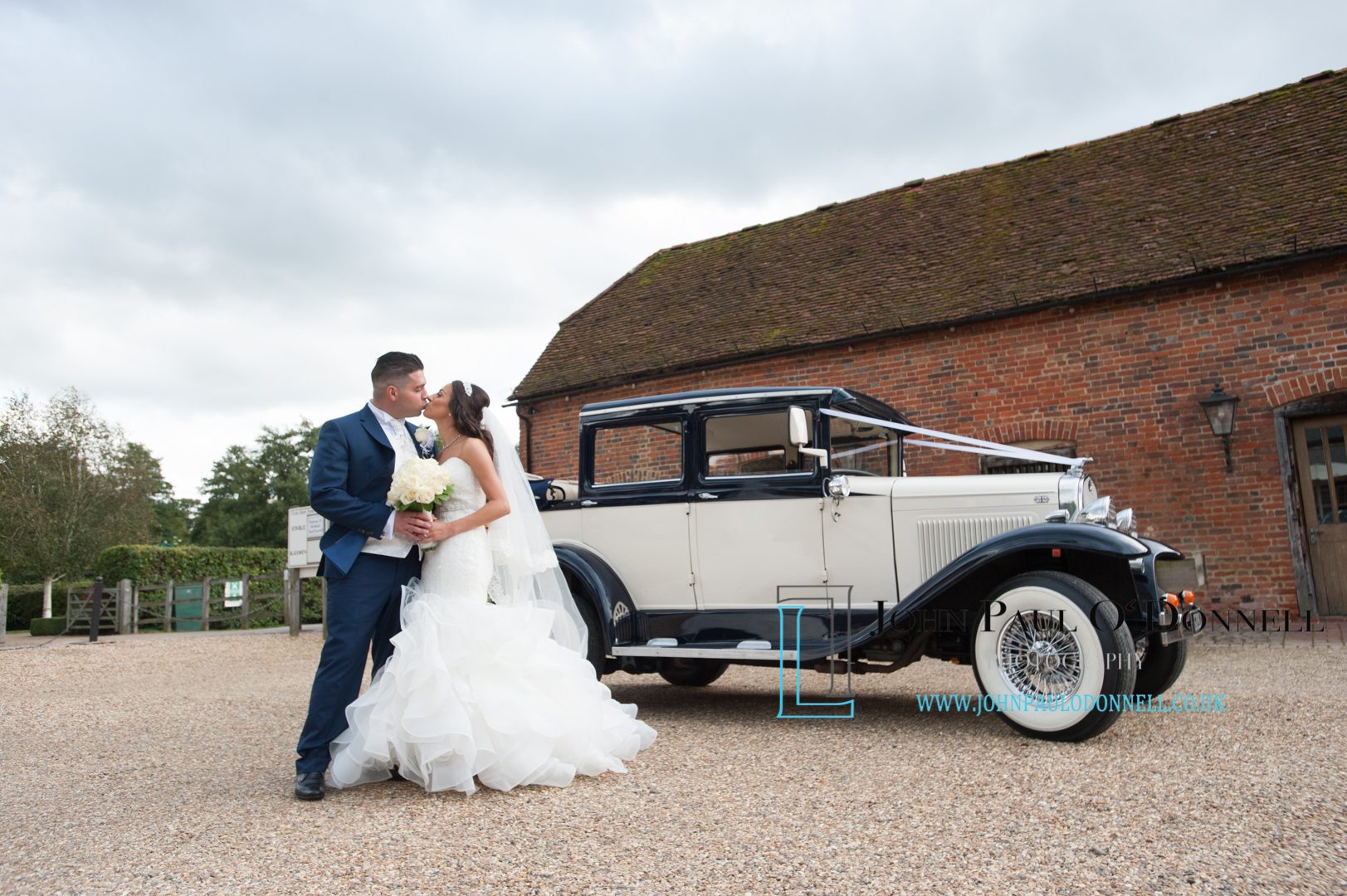 Tewin Bury Farm Wedding Photography Venue Review
