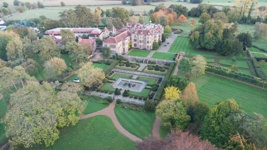 Weddings In Hertfordshire | Fanhams Hall | The Best Places For Pics